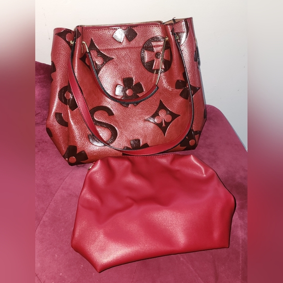 Elegant Red Designer Tote Bag - Picture 2 of 4